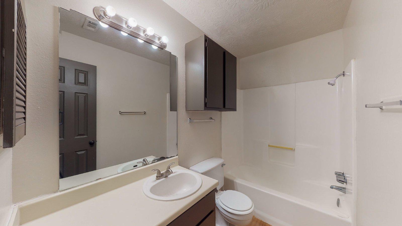 725 Peppertree Dr Apt 14 property image